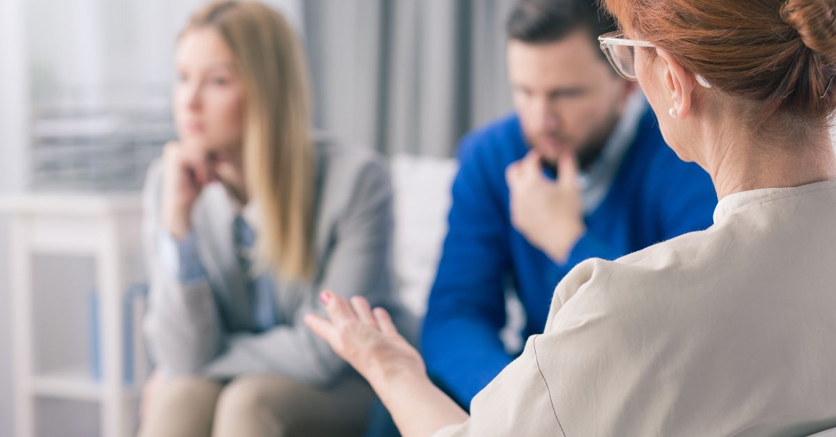 couple in divorce mediation